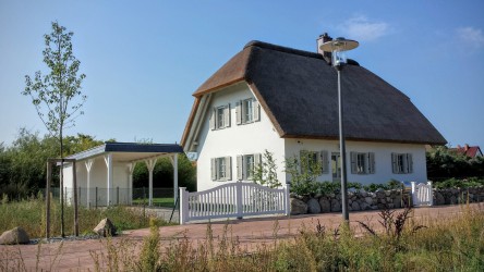 Standardhaus mit Carport